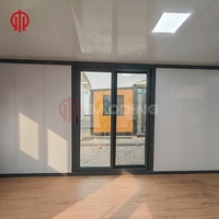Maison Conteneur Pliable et Extensible en PVC pour Cinq Chambres, Petite Maison Préfabriquée, pour la Saison Estivale à Saint-Kitts-et-Nevis