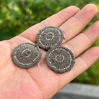 Petites broderies sans colle, idéales pour les pinces à cheveux DIY, les accessoires capillaires et les accessoires vestimentaires.