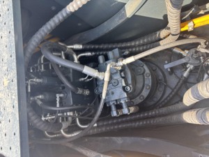 Potente excavadora usada Hyundai 220LC 9S, excavadora hidráulica sobre orugas de 22 toneladas para proyectos civiles e ingeniería de cimientos - Product Image 3