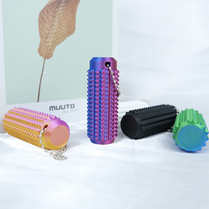 Massaggiatore palmare Grippie Mini 2.76in/7cm con impugnatura a punte per alleviare lo stress, portachiavi per terapia manuale - Product Image 3