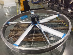 Ventilateur suspendu silencieux en acier inoxydable de qualité supérieure, écoénergétique, de taille industrielle (1,5 m x 2 m), pour le refroidissement et la ventilation des exploitations agricoles - Product Image 3