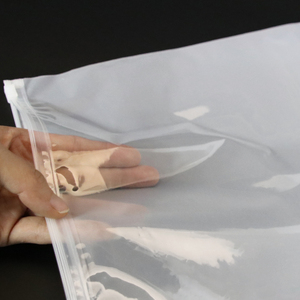Bán buôn tùy chỉnh bao bì in logo tự niêm phong Áo sơ mi quần áo Zip khóa rõ ràng <span class=keywords><strong>Ziplock</strong></span> nhựa dây kéo Frosted túi quần áo - Product Image 3