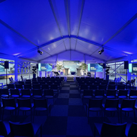 Tente de réception de luxe en aluminium, tente d'événement extérieure de luxe avec murs en verre pour réunions d'entreprise et expositions de banquets