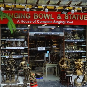 Bol en laiton martelé à la main, un bol spécial pour décorer et à usage religieux - Product Image 6