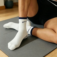 Chaussettes de yoga et de pilates douces, antidérapantes, confortables, extensibles, pour l'entraînement en salle de sport, chaussettes de sport personnalisées