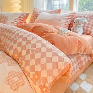 Juego de edredón de terciopelo de leche tallado en otoño, Kit de siete piezas relleno de lana de calidad con funda de edredón de lana de Coral grueso, sábanas cálidas - Product Image 5