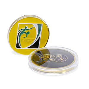 Ucuz tek özel metal 2d yumuşak emaye spor futbol futbol meydan sikke ile kapsül - Product Image 4