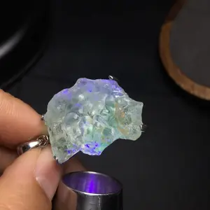 Natural Crystal Pendant UV Response Meditation Stone Hyalite Pendant
