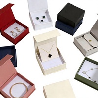 Boîte d'emballage de luxe personnalisée avec logo en relief magnétique pour bijoux, montres et lunettes, en carton recyclable avec doublure en éponge, finition mate