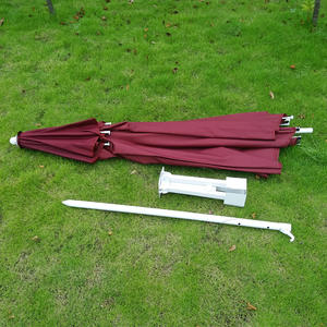 Parasol de terrasse Rey 9 pieds bordeaux, ouverture manuelle, baleines en plastique inclinables, base incluse - Product Image 1