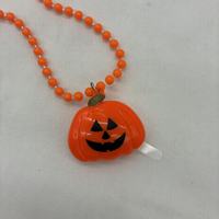 Collier lumineux d'Halloween avec grand pendentif citrouille orange, chaîne de perles, accessoire effrayant pour défilé festif