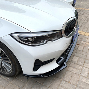 Divisor de Labio Delantero BMW en Negro Piano con Textura de Fibra de Carbono para Serie 3 G20 G21 2019-2022 - Product Image 1