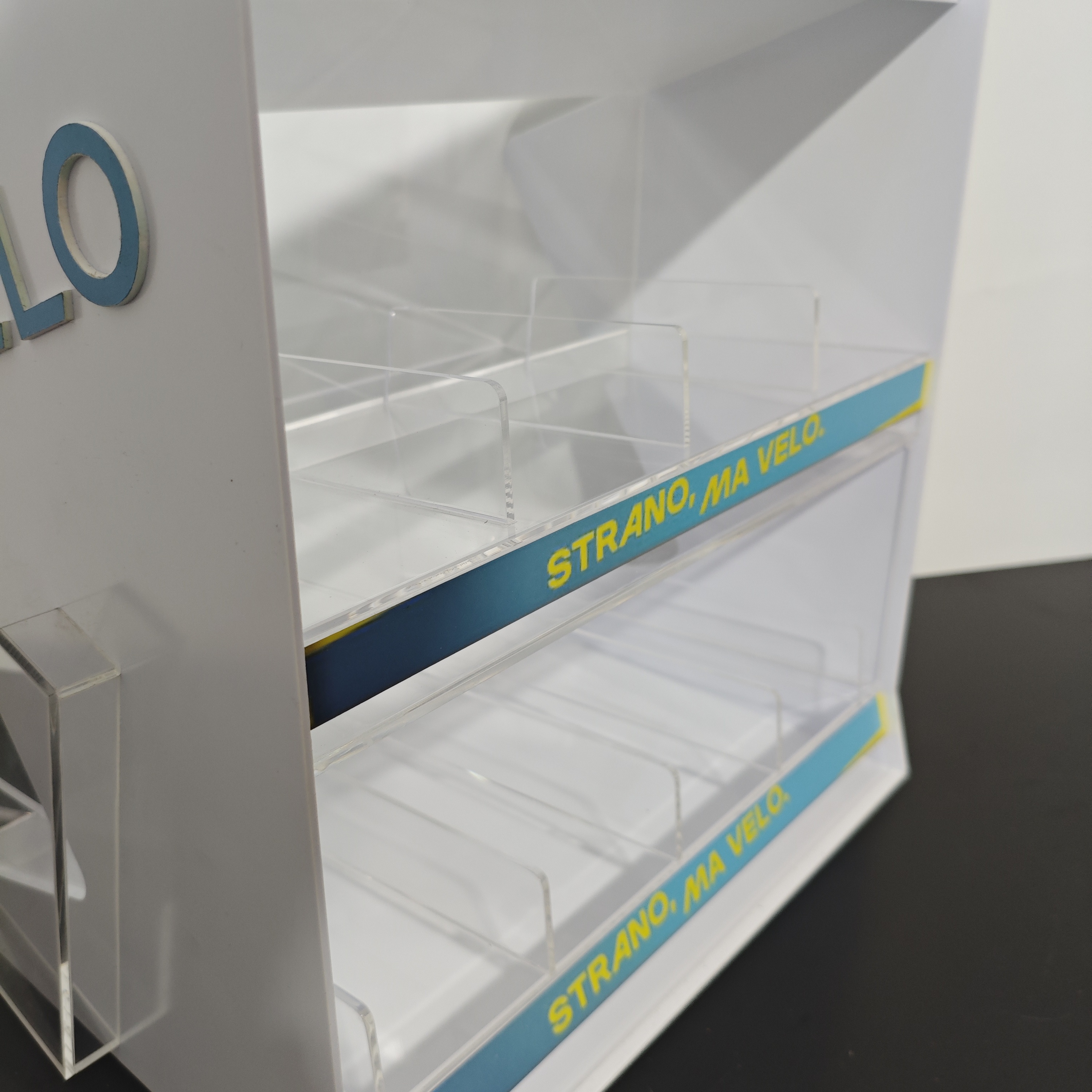 Apache AP86H Stackable Acrylic Display Stand & Storage Box with Magnets for Coolers — view 1