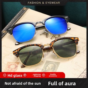 แว่นกันแดดทรงนักบินสีดำสไตล์เรโทร พรีเมียม ป้องกันรังสียูวี 400 ทันสมัยสำหรับทุกเพศ เหมาะสำหรับการเดินทาง สีทอง แฟชั่นหรูหราสำหรับทุกเพศ - Product Image 2