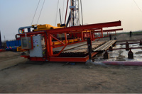 Machine d'opération intelligente de réparation mineure de puits de pétrole de vente directe d'usine de la Chine avec PLC 1 an de garantie modèle XJNC-70/35