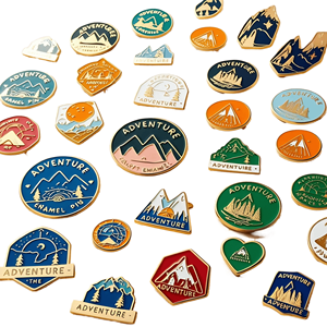 Spilla Circolare Trendy 2025 in Lega di Zinco e Ferro con Stampa Dorata, Spille per Cappelli a Basso MOQ e Consegna Rapida, Spille in Metallo Smaltato - Product Image 1