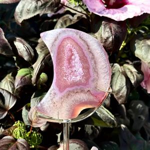 Vente en gros de pierres de cristal naturelles en agate rose de style bohème sculptées à la main pour des décorations d'intérieur uniques et des cadeaux de vacances - Product Image 1