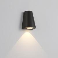 Lampe murale LED extérieure COB 14W de conception spéciale en aluminium acrylique montée en surface à l'extérieur Appliques murales LED pour les projets de parcs extérieurs