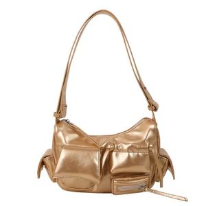 กระเป๋าหนังพระจันทร์เสี้ยวเรียบที่มีหลายกระเป๋าและการออกแบบที่ทันสมัย - Product Image 5