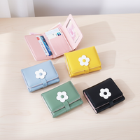 Dompet PU Desain Baru Wanita Pendek Lucu Motif Bunga Lipat Tiga Penjepit Uang Multifungsi Dompet Koin Pelajar Kartu Poliester Kancing 4