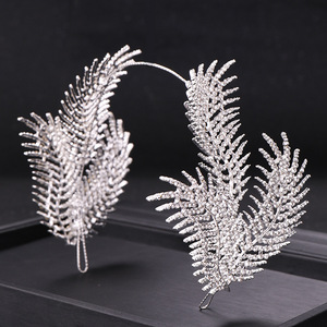 Nuovo Design Tiara con Piume e Grandi Cristalli, Corona da Regina <span class=keywords><strong>per</strong></span> Matrimonio, Tiara con Strass <span class=keywords><strong>per</strong></span> <span class=keywords><strong>Sposa</strong></span>, <span class=keywords><strong>Accessori</strong></span> <span class=keywords><strong>per</strong></span> <span class=keywords><strong>Capelli</strong></span>, Gioielli <span class=keywords><strong>per</strong></span> la Testa - Product Image 2