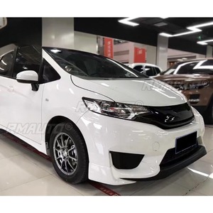 Kit carrosserie et accessoires pour Honda Fit GK5 2016 : Lame de pare-chocs avant, jupes latérales, spoiler de pare-chocs arrière, séparateur et diffuseur - Product Image 4