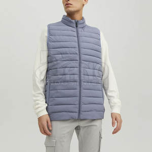 Gilet matelassé de haute qualité pour homme avec design unique, couleur unie, coque en nylon tricoté doux, décoration avec logo pour l'hiver Vente en ligne - Product Image 1
