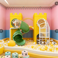 Solution clé en main pour une aire de jeux intérieure pour les jeunes enfants avec un ensemble d'équipements de jeu doux pour les tout-petits et un toboggan doux