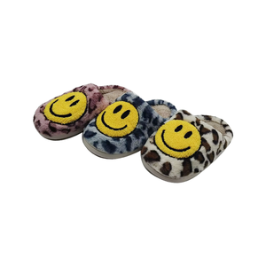 Venta al por mayor de Zapatillas de casa de espuma viscoelástica antideslizante de pana Shu para mujer, suela exterior de TPR con bordado de cara sonriente, piel de felpa - Product Image 2
