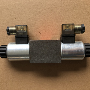 Vanne de commande directionnelle ArgoHuitos RPE3-06, 3 positions, 4 voies, électrovanne hydraulique, 60 L/min, 315 bars - Product Image 3