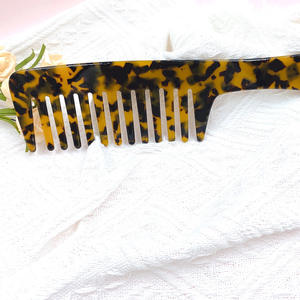 Yuxi LOGO personalizzato semplice stampa Vintage acetato con stampa leopardata manico lungo stile europeo americano 24.4cm pettine per capelli smerigliato - Product Image 6