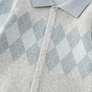 Combinaison pour bébé élégante et durable, confortable et de qualité supérieure, à motif argyle - Product Image 4