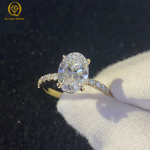 Anillo de Compromiso de Oro de 14k con Diamante Ovalado de Corte Brillante, Estilo Clásico de Media Luna, con Certificado IGI, en Oferta - Product Image 1
