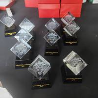 Cube de cristal personnalisé articles souvenirs gravure laser 3d trophée cube de cristal K9 carré prix cube de cristal