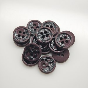 Botones Redondos de Resina con 4 Agujeros, Color Ciruela Negro con Esmalte, Ecológicos y Certificados Oeko-Tex para Fabricantes de Ropa, Venta al Por Mayor - Product Image 1