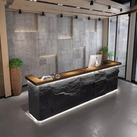 Bureau de réception en forme de L de luxe avec armoire de rangement d'angle, comptoir de réception haut de gamme pour hôtel, salon de beauté