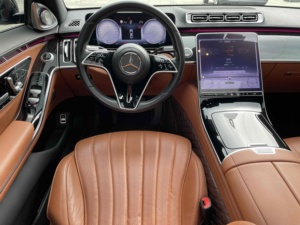 Mercedes-Benz <span class=keywords><strong>Classe</strong></span> <span class=keywords><strong>S</strong></span> 2023 <span class=keywords><strong>S</strong></span> <span class=keywords><strong>400</strong></span> L Version Luxe d'occasion – Berline de luxe pleine grandeur pour l'exportation mondiale aux concessionnaires de voitures d'occasion - Product Image 4