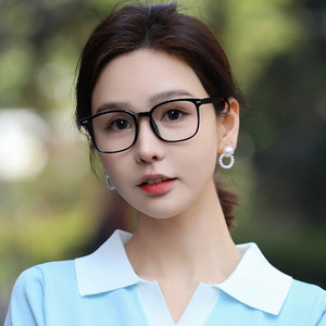 Elegantes Gafas Rectangulares TR90 para Mujer con Lentes de PC Anti-luz Azul, Montura Ancha para Rostros Redondos, Lentes Planas, Hechas en Taizhou - Product Image 3