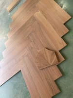 Parquet en bois de noyer doré, parquet contrecollé en chevrons, parquet multicouche, vente en gros d'usine, taille personnalisée