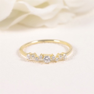Anillo <span class=keywords><strong>de</strong></span> ajuste <span class=keywords><strong>de</strong></span> medio círculo <span class=keywords><strong>de</strong></span> <span class=keywords><strong>diamante</strong></span> cultivado en laboratorio pequeño, anillo femenino <span class=keywords><strong>de</strong></span> oro amarillo <span class=keywords><strong>de</strong></span> <span class=keywords><strong>14</strong></span> K Au585, anillo <span class=keywords><strong>de</strong></span> <span class=keywords><strong>diamante</strong></span> <span class=keywords><strong>de</strong></span> <span class=keywords><strong>14</strong></span> quilates para regalo diario <span class=keywords><strong>de</strong></span> boda - Product Image 2