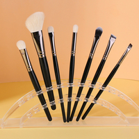 Ensemble de pinceaux de maquillage professionnels en poils de chèvre naturels noirs de luxe, manches en bois de bouleau pour l'application de fond de teint, anticernes et baume à lèvres