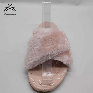 Moda donna coperta croce morbida pelliccia calda <span class=keywords><strong>scarpe</strong></span> basse pantofola pelosa peluche invernale all'aperto per scivoli pantofole donna - Product Image 4