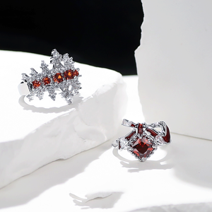 Bague géométrique rouge en strass, ajustable, style de luxe, bijou de mode estival pour femme - Product Image 4