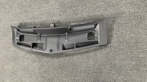 Capot de réservoir d'eau en fibre de carbone mate pour Mercedes Benz W204 <span class=keywords><strong>C63</strong></span> <span class=keywords><strong>AMG</strong></span> 507 Version Racing Plaque de protection du réservoir d'eau - Product Image 2
