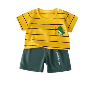 Set Estivo per Bambini e Bambine: T-Shirt a Maniche Corte e Pantaloncini in Puro Cotone con Motivi Animali/Cartoni Animati/Righe - Product Image 6