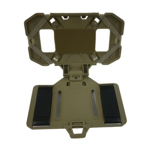 Soporte táctico para teléfono, montado en el pecho, plegable, con liberación con un solo toque, para uso militar y ciclismo - Product Image 2