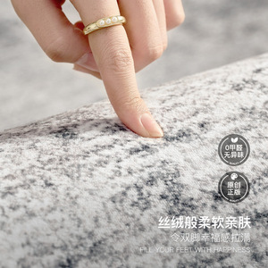 พรมโพลีเอสเตอร์สีเทาคุณภาพสูง รุ่นใหม่ ปี 2025 สำหรับห้องนั่งเล่น สไตล์มินิมอล ใช้คลุมโซฟา ขนาดใหญ่ 4 เมตร ใช้ปูข้างเตียง ไม่ต้องซัก เช็ดทำความสะอาดได้ - Product Image 3