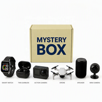 Coffret Cadeau Mystère de Noël Avancé Électronique 3C 5 Pièces Aléatoires Montre Connectée Écouteurs TWS Caméra Vente en Gros en Lot