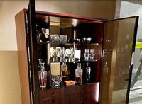 Vitrine Murale en Verre de Luxe Léger Italien avec Éclairage, Buffet de Rangement Moderne Haut de Gamme pour Villa et Salle à Manger