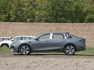 Geely Galaxy A7 Híbrido Sedán 2025 con Manejo Superior, Plataforma GEA, Conducción Estable, Vehículo Híbrido Enchufable - Product Image 4